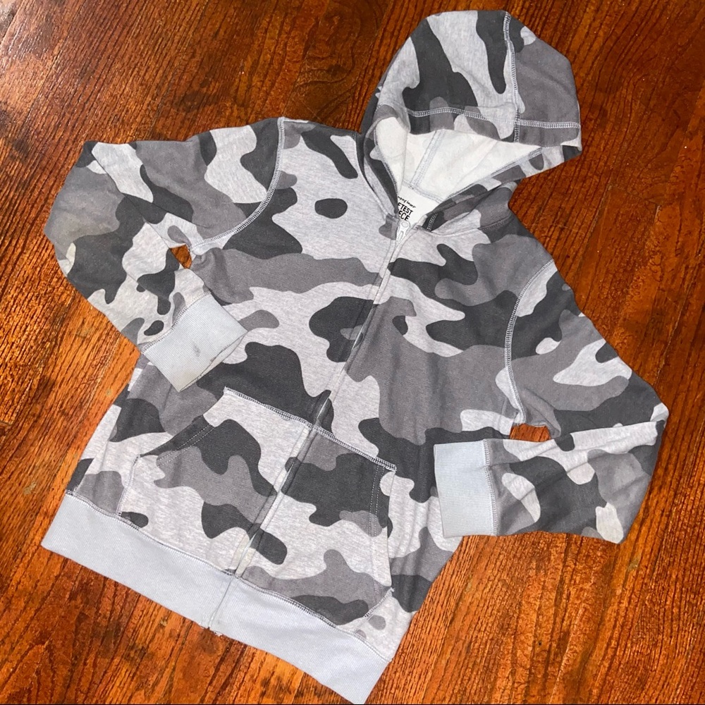 ❣️ Boys size 8 hoodie